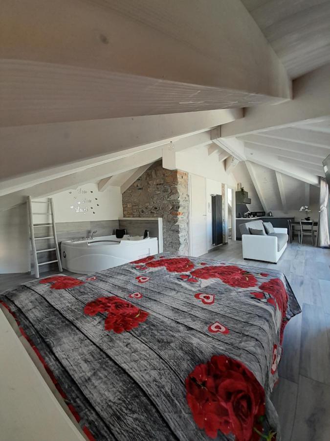 White Suite - Jacuzzi, Swimming Pool & Lake View 勒泽诺 外观 照片