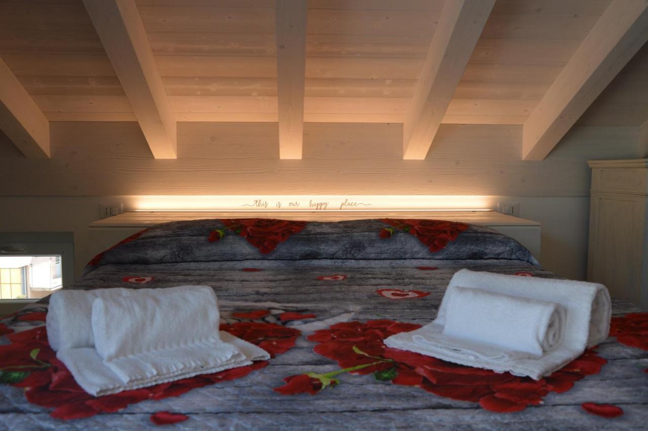 White Suite - Jacuzzi, Swimming Pool & Lake View 勒泽诺 外观 照片