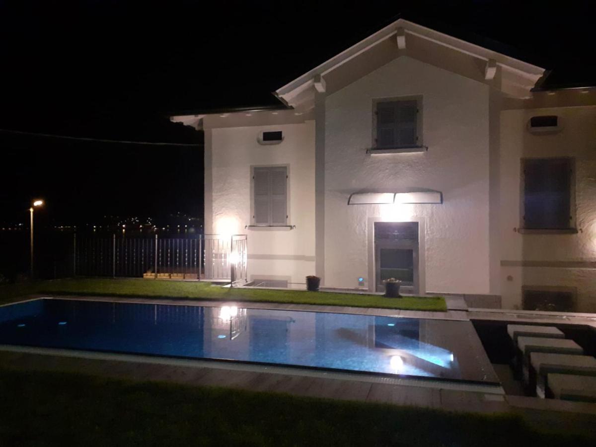 White Suite - Jacuzzi, Swimming Pool & Lake View 勒泽诺 外观 照片